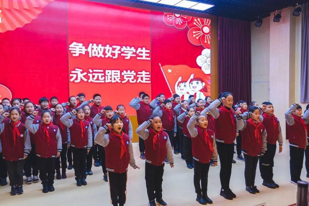 机智问答网页-聪明有趣的吉利缤瑞后面转向灯就一小块亮在线问答平台